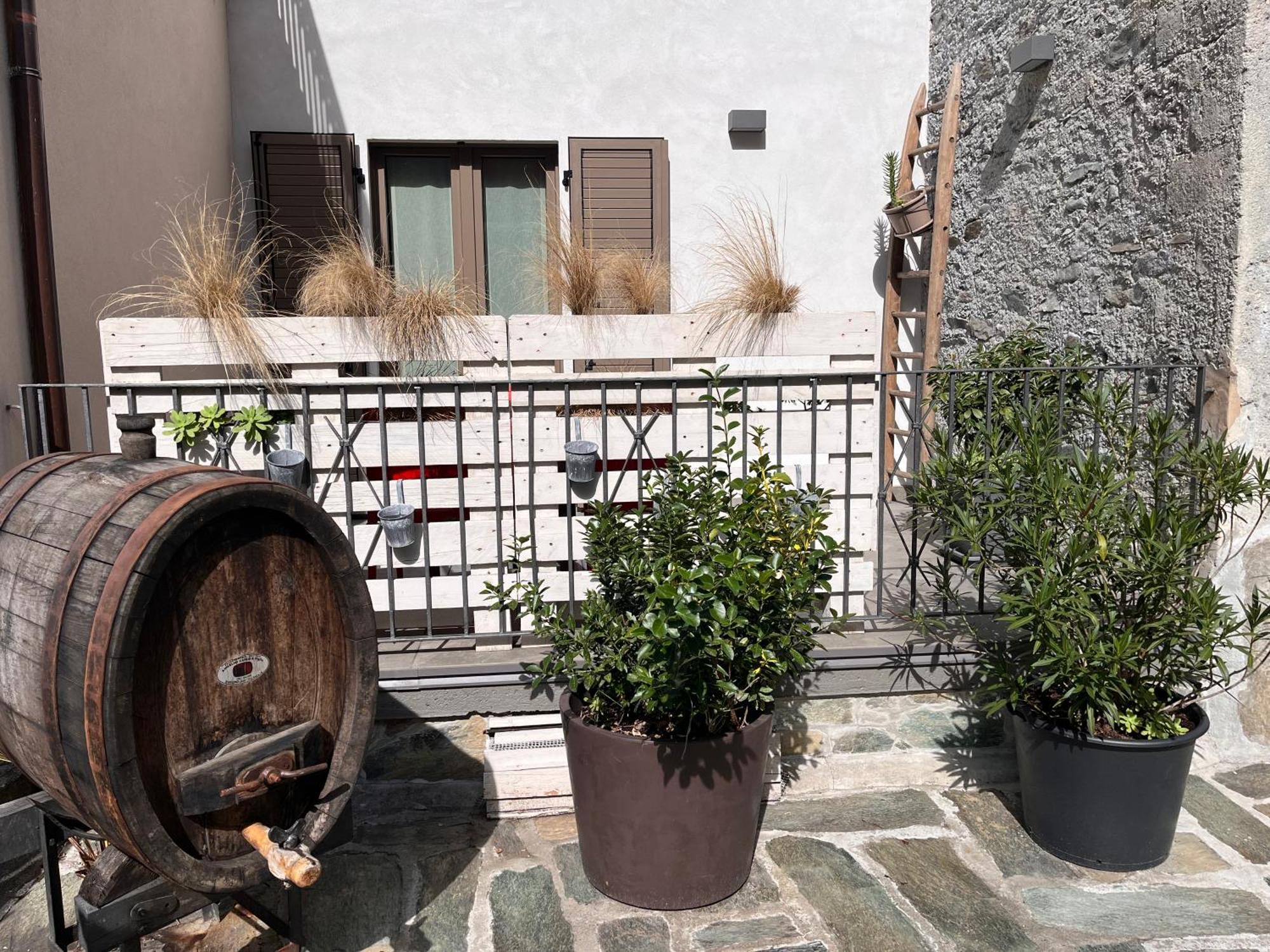 Stanza In Sondrio Coel Hotel Exterior photo