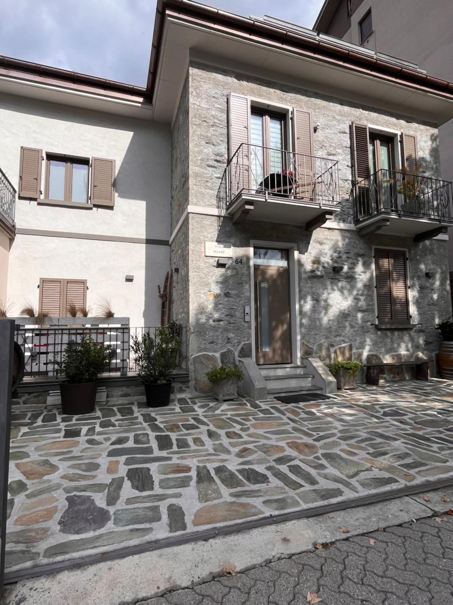 Stanza In Sondrio Coel Hotel Exterior photo